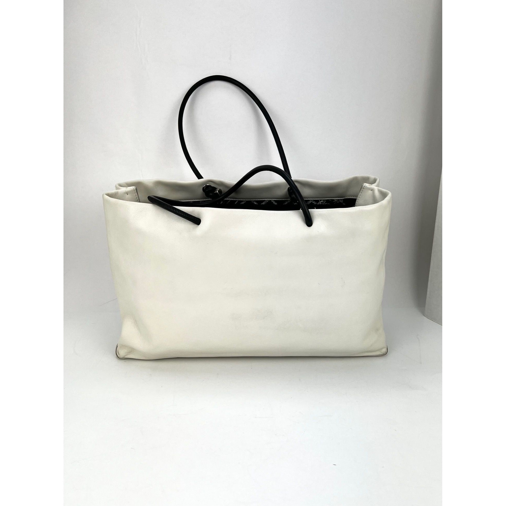Chanel Essential 31 Rue Cambon Slopping White Leather Tote - 2