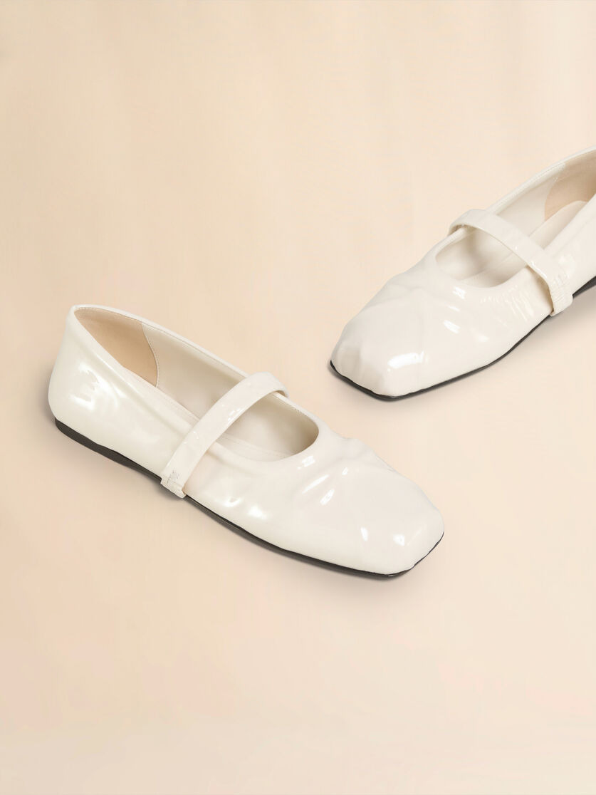 WHITE PATENT LEATHER MARY JANE - 5