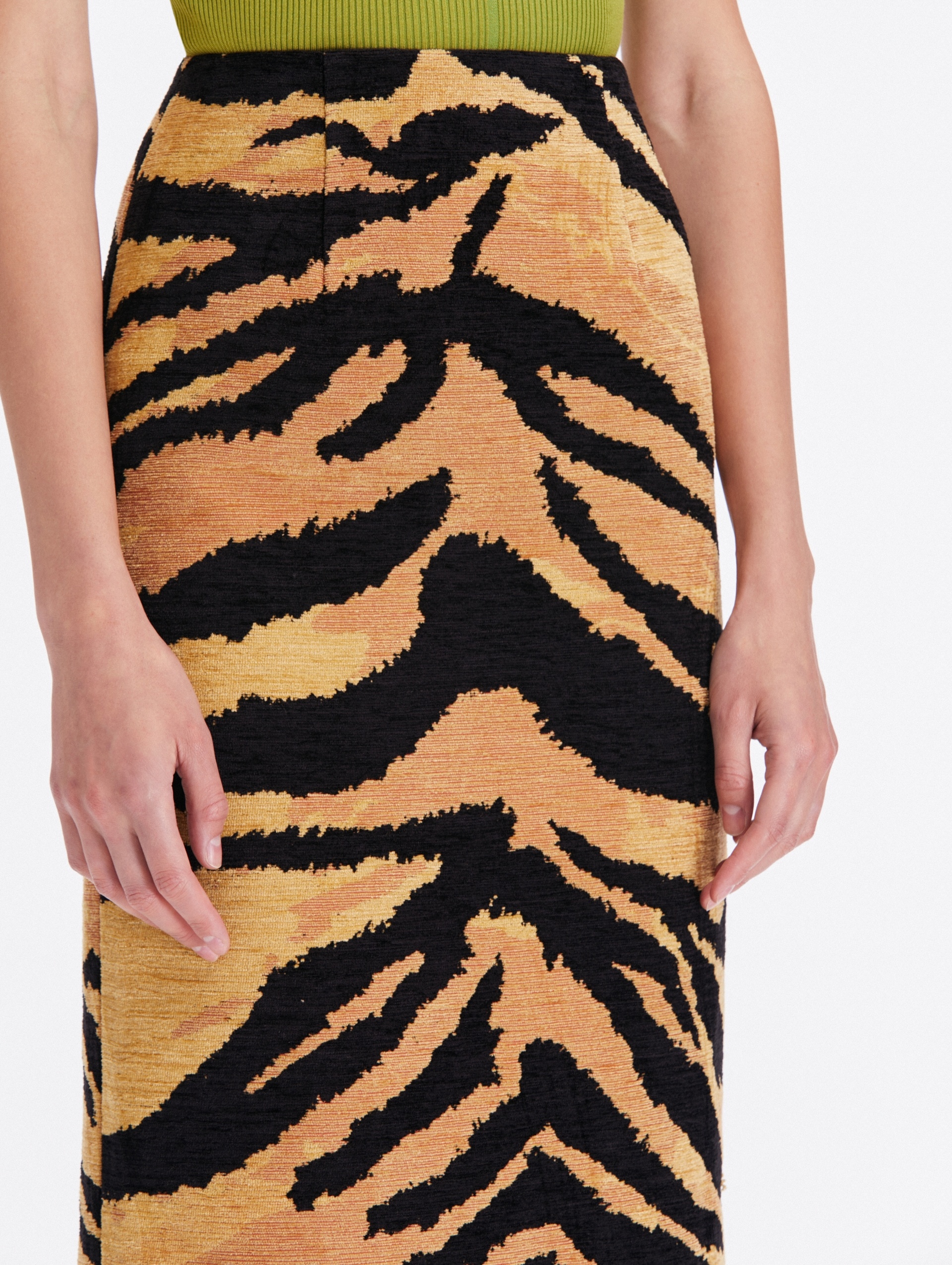 CHENILLE TIGER JACQUARD PENCIL SKIRT - 4