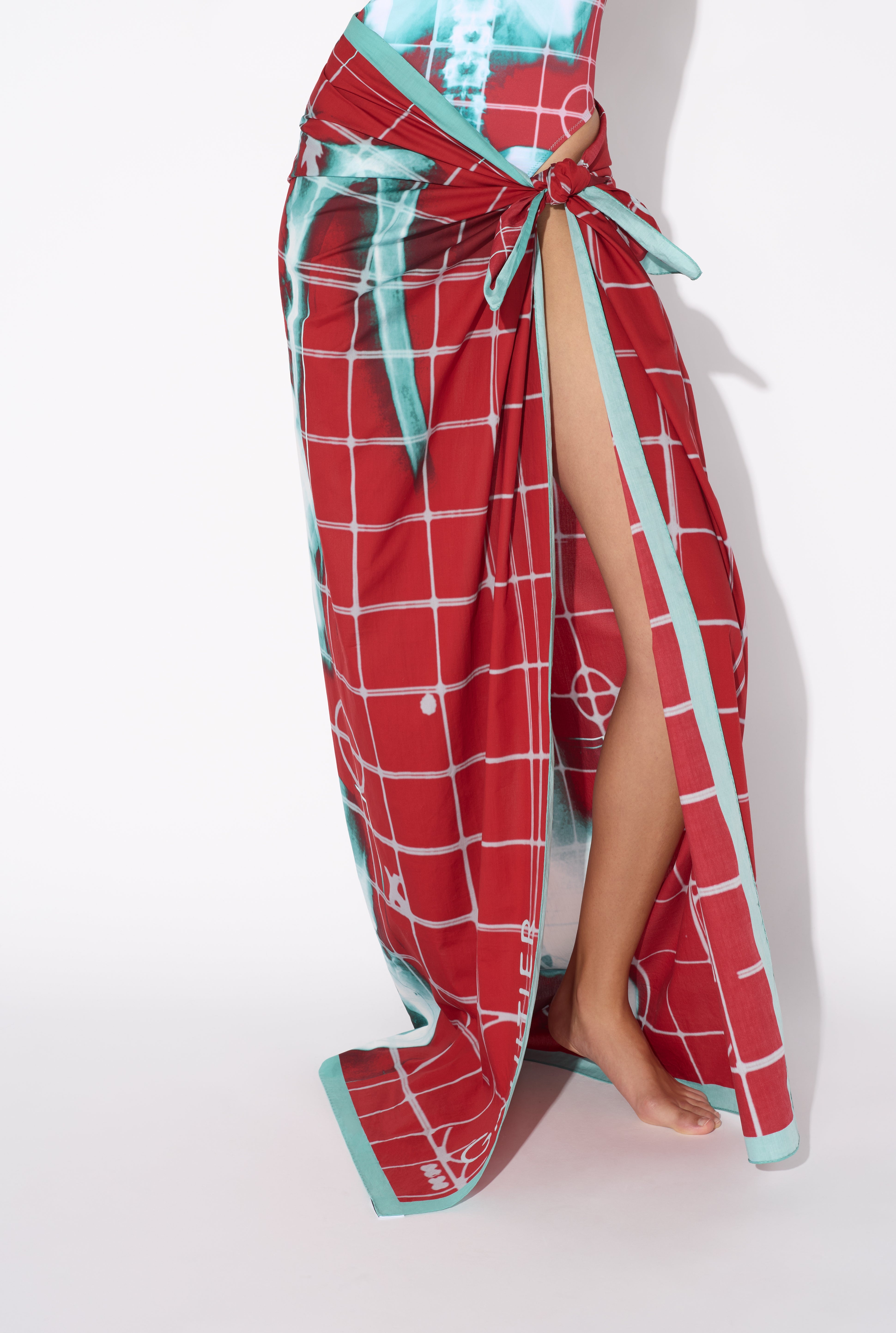 THE RED SQUELETOR SARONG - 4