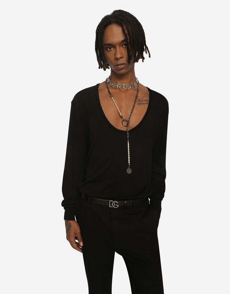 Wool sweater with deep round neck - 2