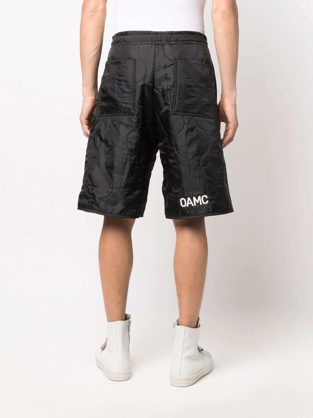 embroidered-logo quilted shorts - 4