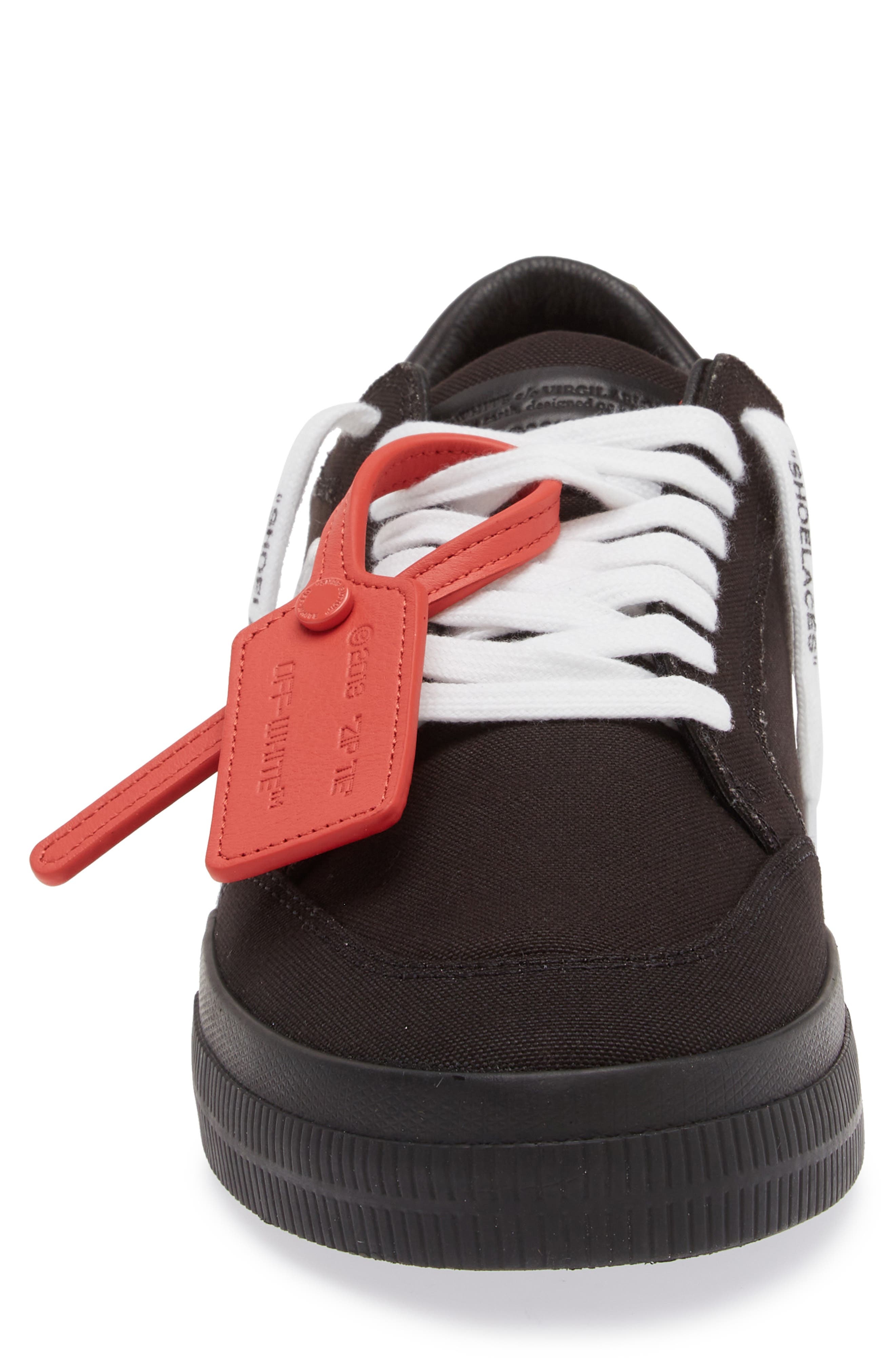 Off-White Arrow Canvas Low Top Sneaker in Black - 4