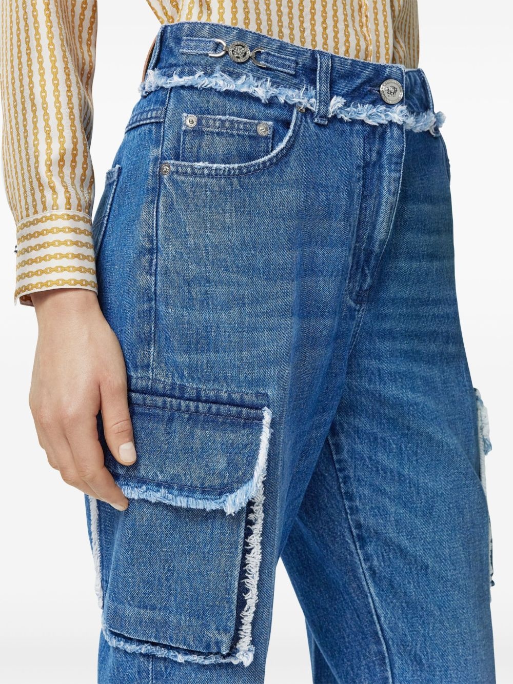 Medusa-plaque cargo jeans - 5