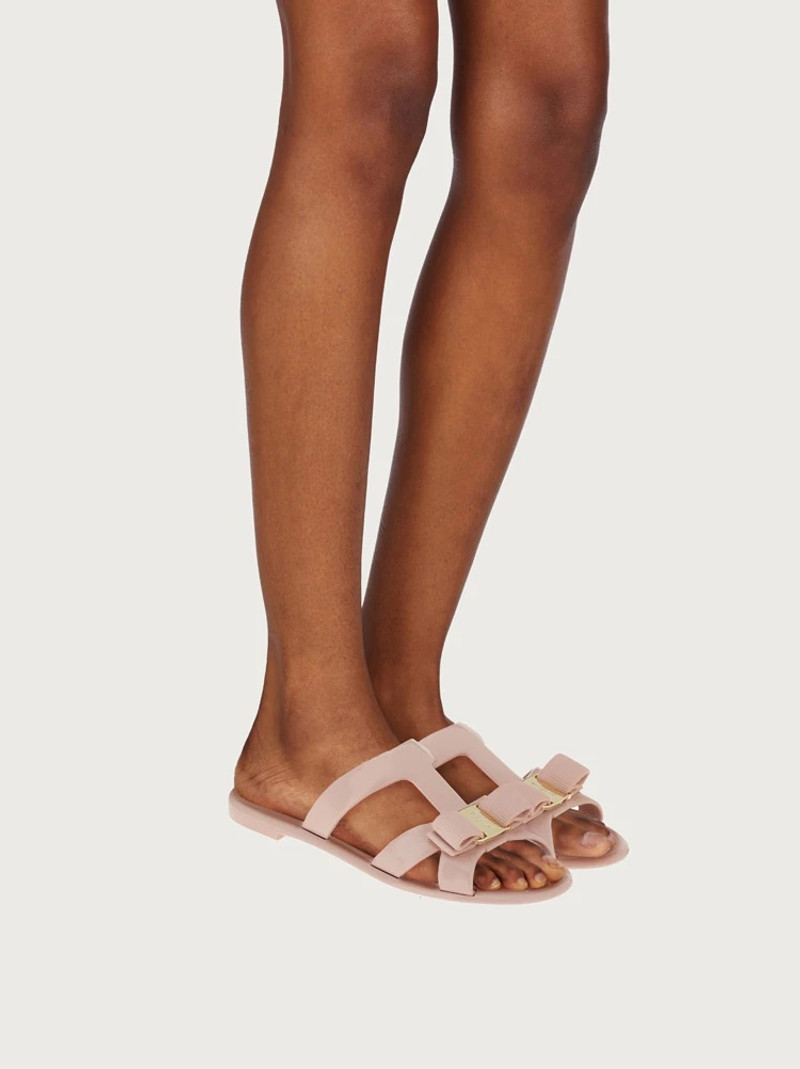 FERRAGAMO JELLY SANDAL outlook