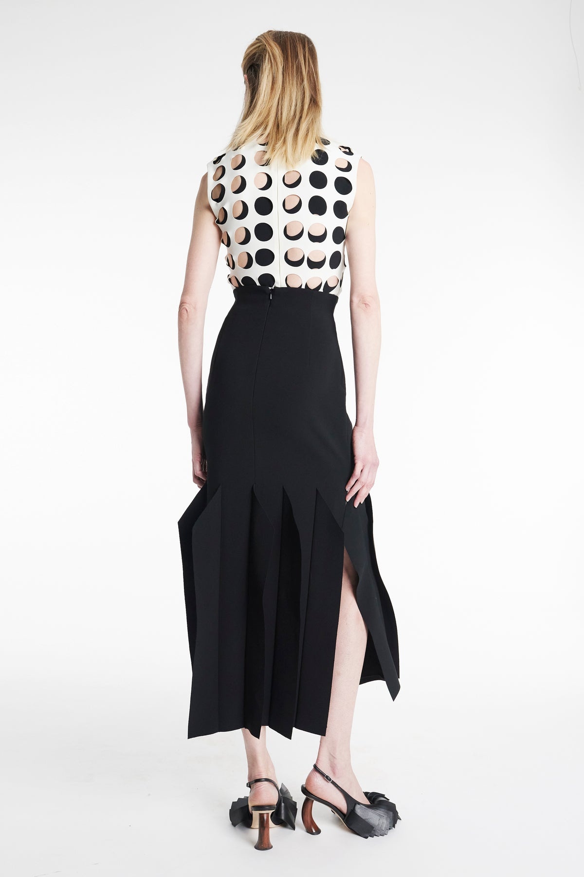 TOP WITH LAYERED HOLES WHITE BLACK - 4