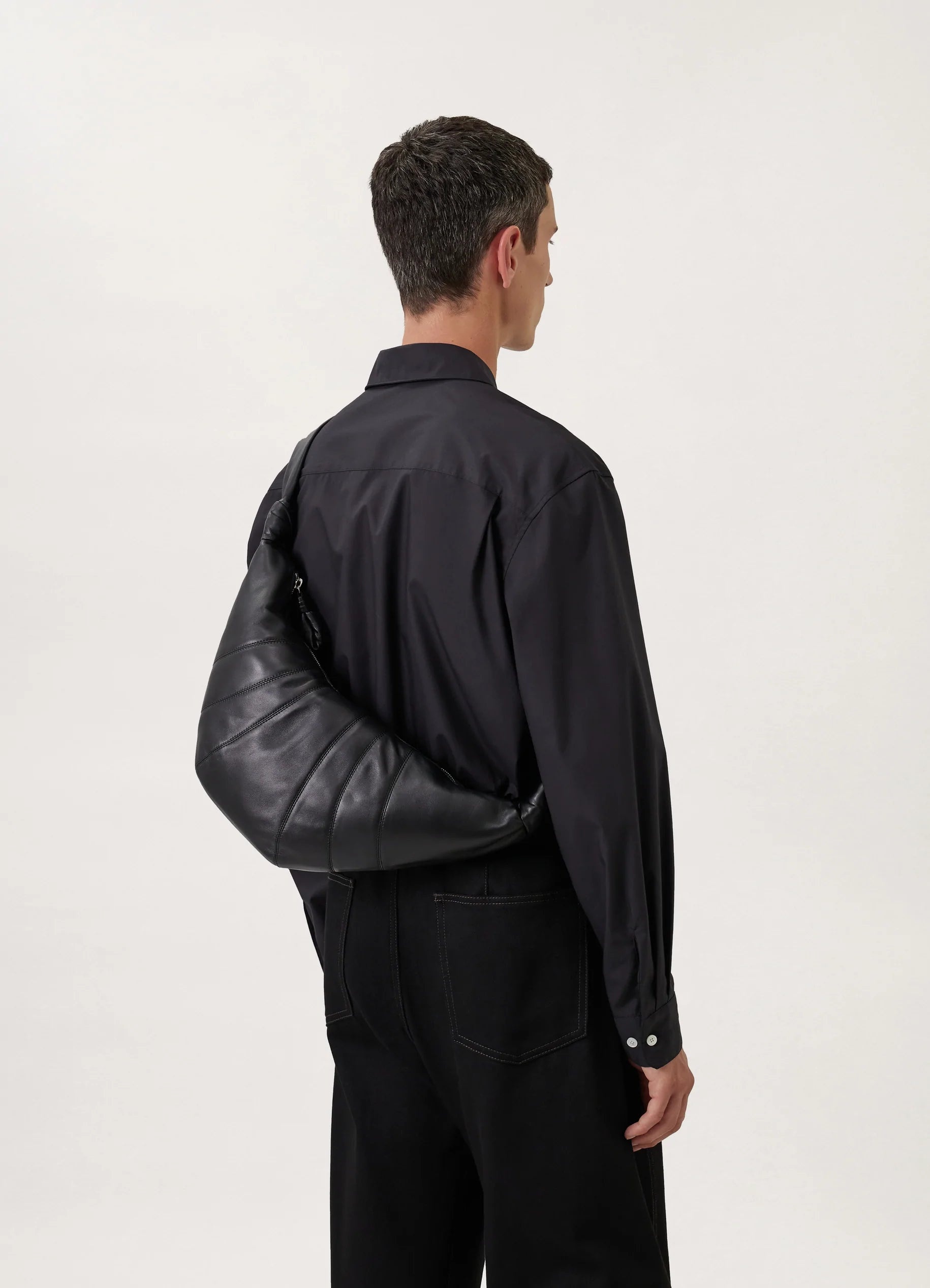 MEDIUM CROISSANT BAG
SOFT NAPPA LEAT - 7
