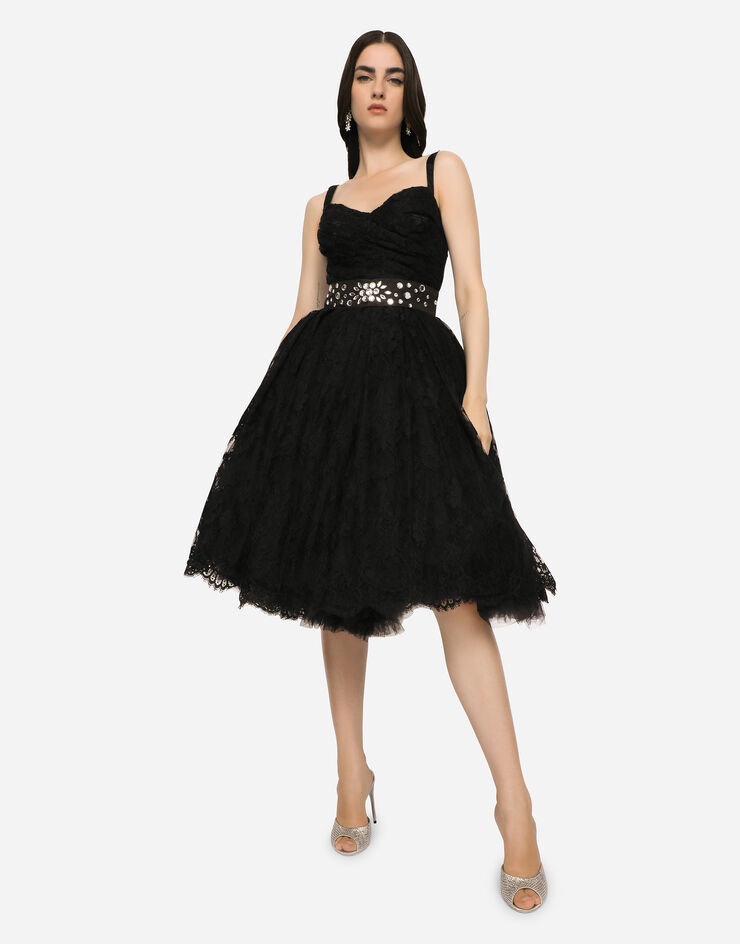 Short Chantilly lace dress - 5