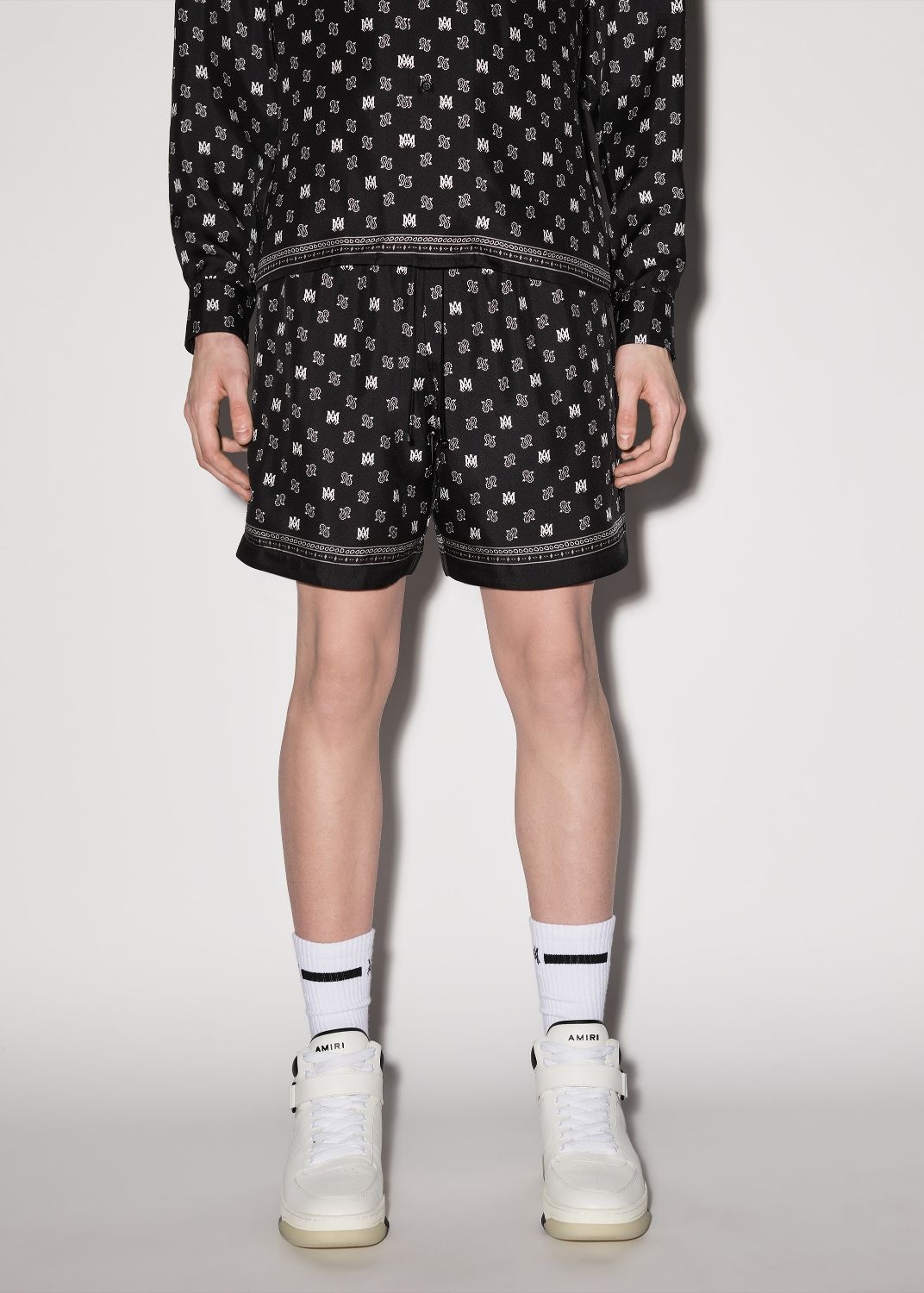 MA REPEAT LOGO SHORT - 2