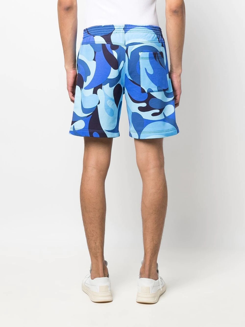 abstract-print slip-on Bermuda shorts - 4