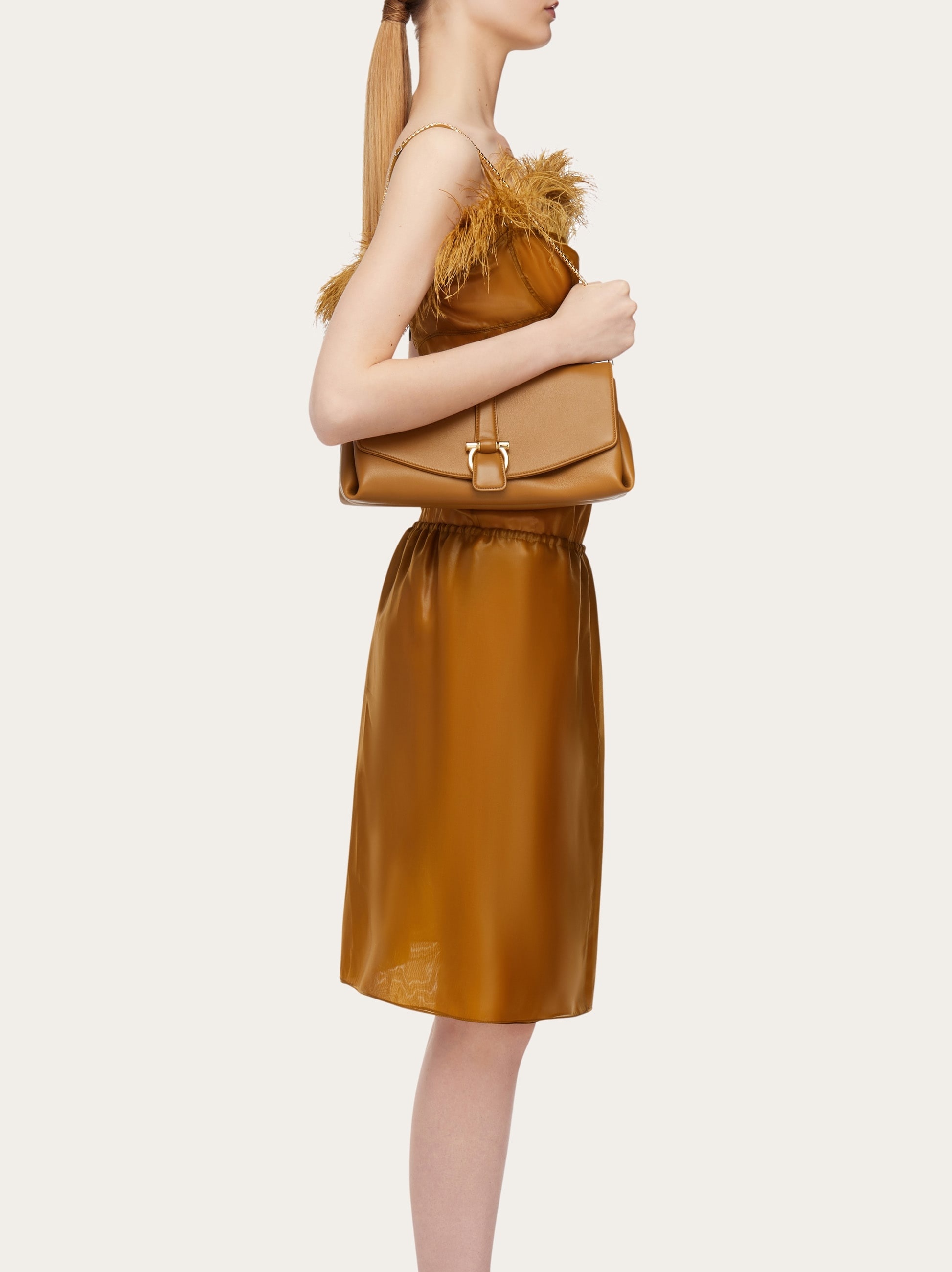 Front flap crossbody bag (M) - 3