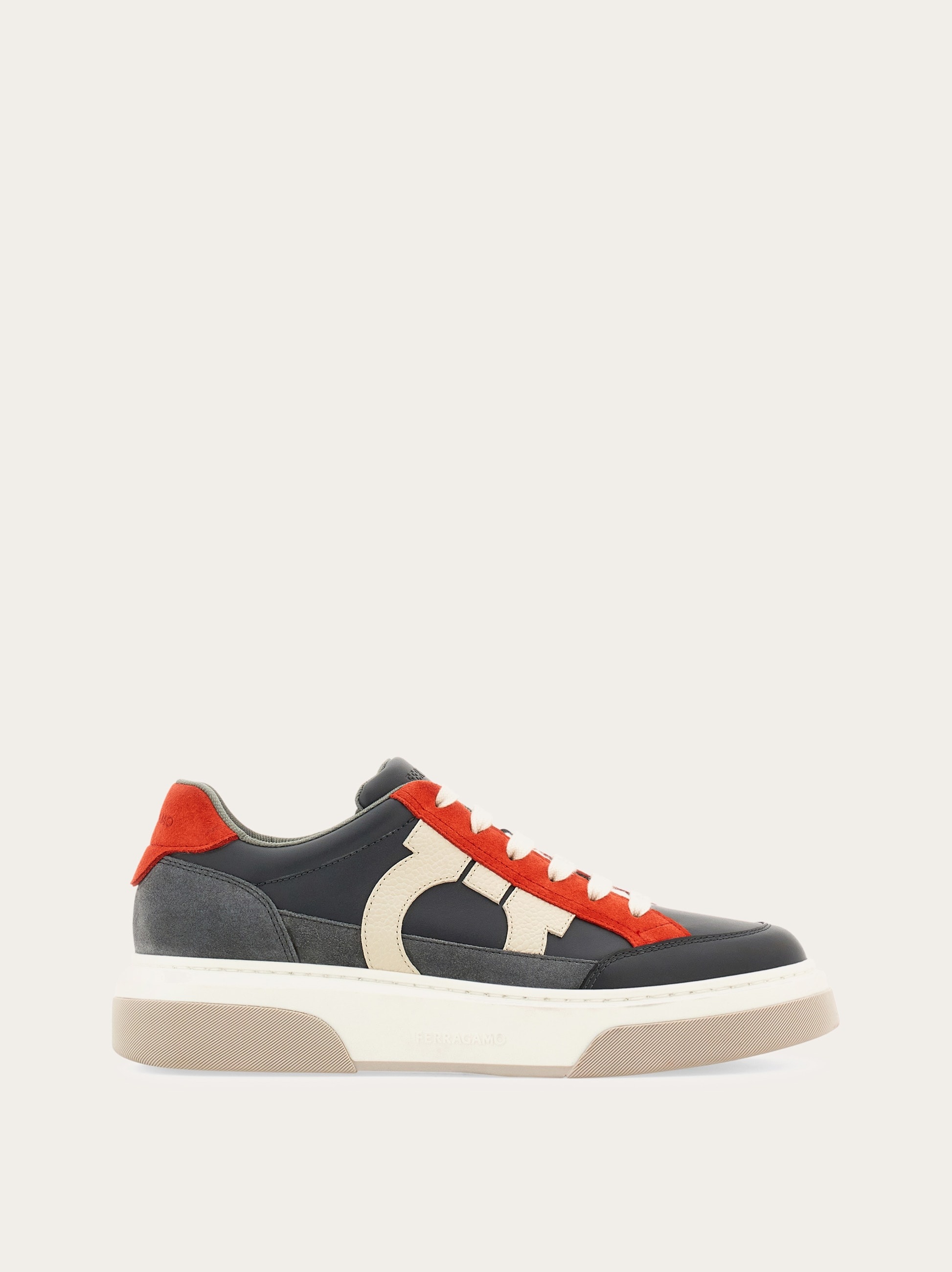 Low top sneaker with Gancini outline - 1