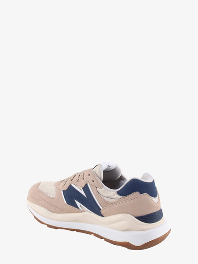 New Balance SNEAKERS outlook