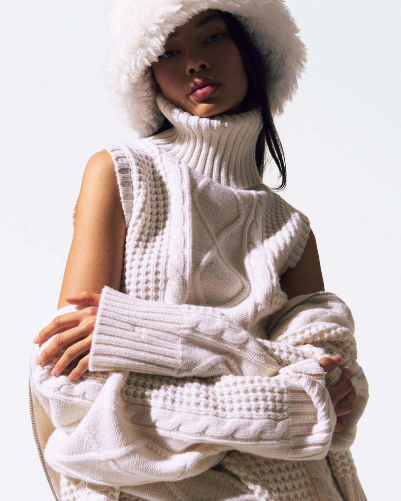 PERFECT MOMENT Crystal Merino Wool Sleeveless Tank outlook