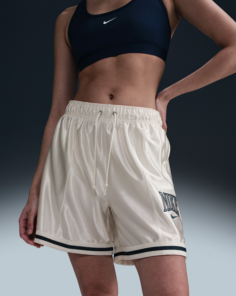 Nike Nike Sportswear Women's Loose Mid-Rise Graphic Shorts outlook