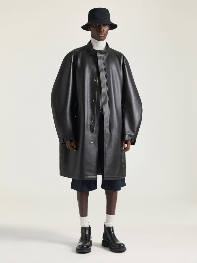 Givenchy TWO-PLEAT BERMUDA SHORTS IN COTTON outlook