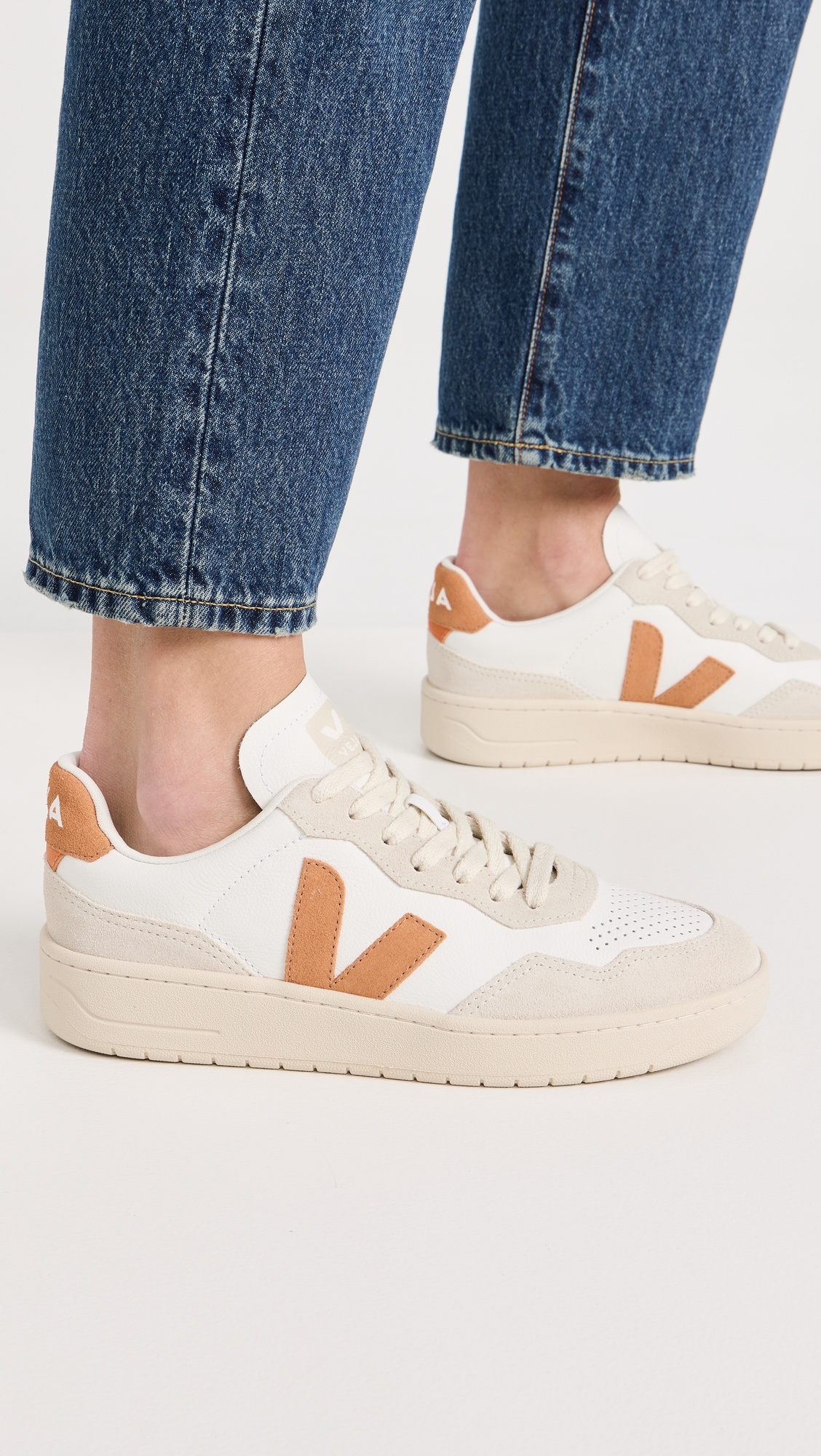 V-90 Sneakers - 2