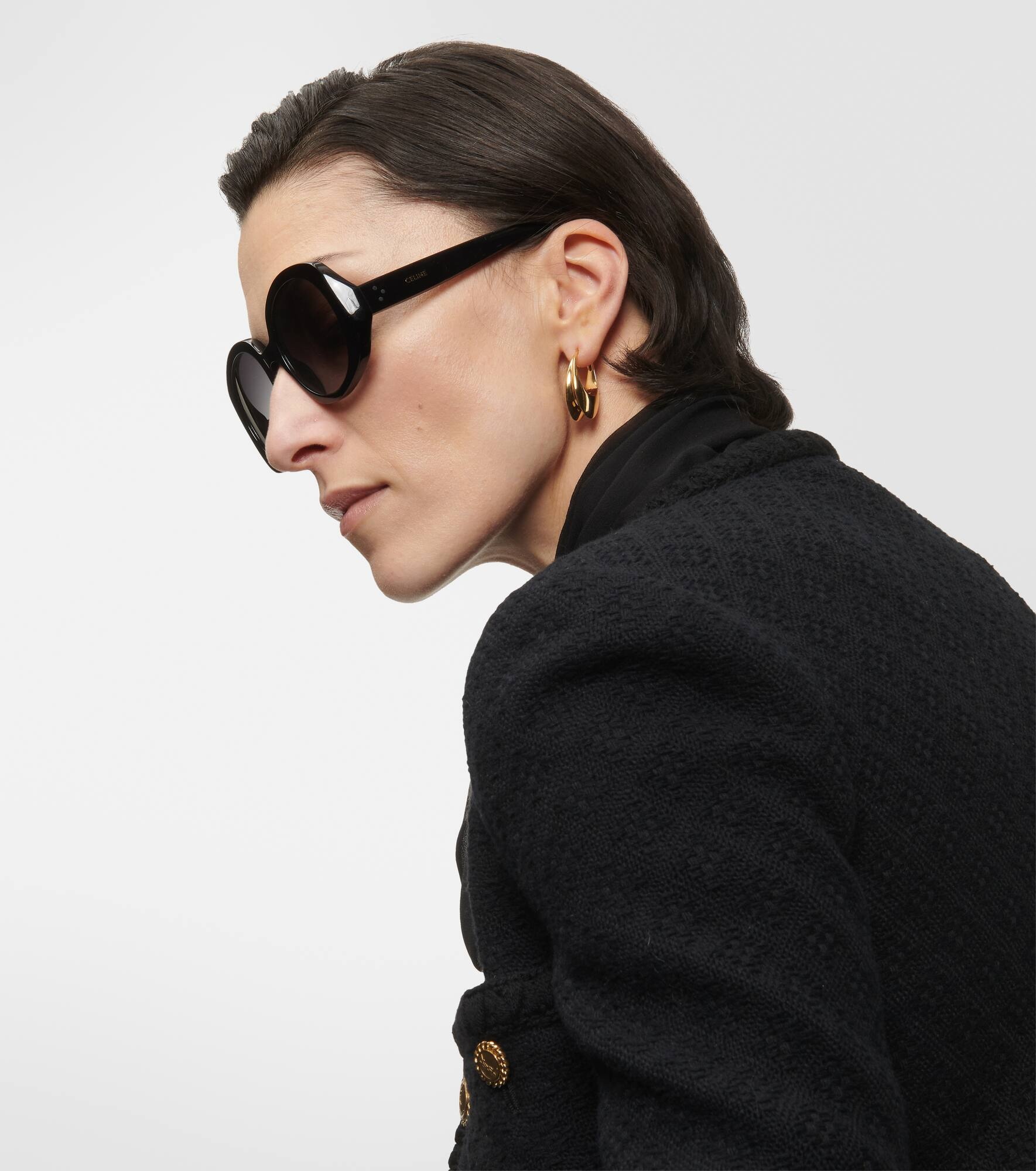 Bold oversized sunglasses - 5