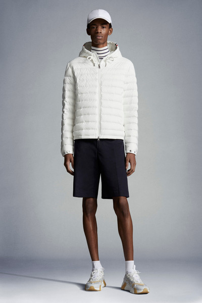 Moncler Eus Short Down Jacket outlook