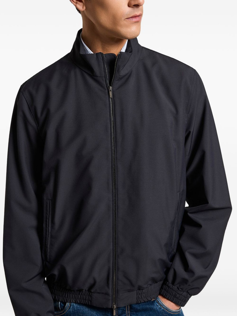 zip-fastening jacket 3