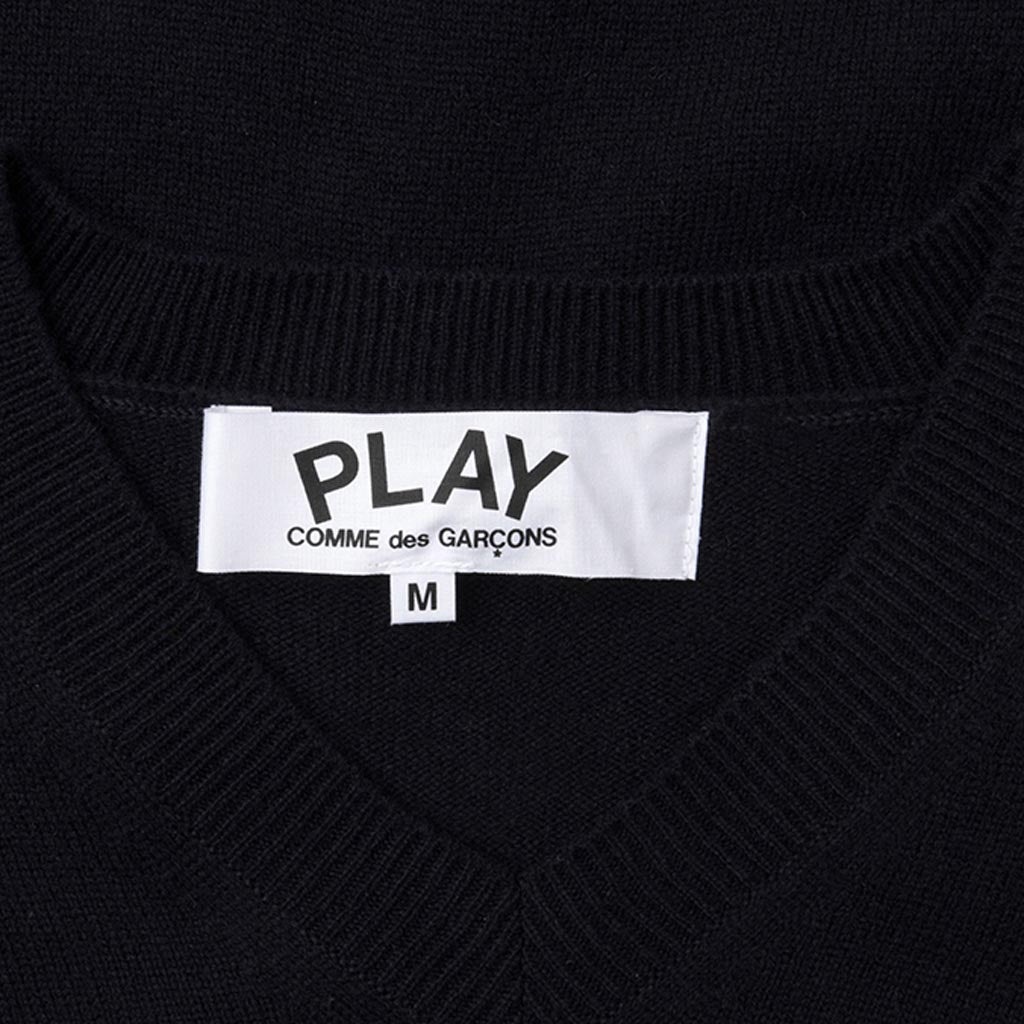 COMME DES GARCONS PLAY SMALL HEART SWEATER - NAVY - 3
