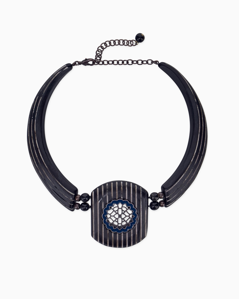 NECKLACE IN POLYMETHYL METHACRYLATE WITH BRASS AND RESIN 1