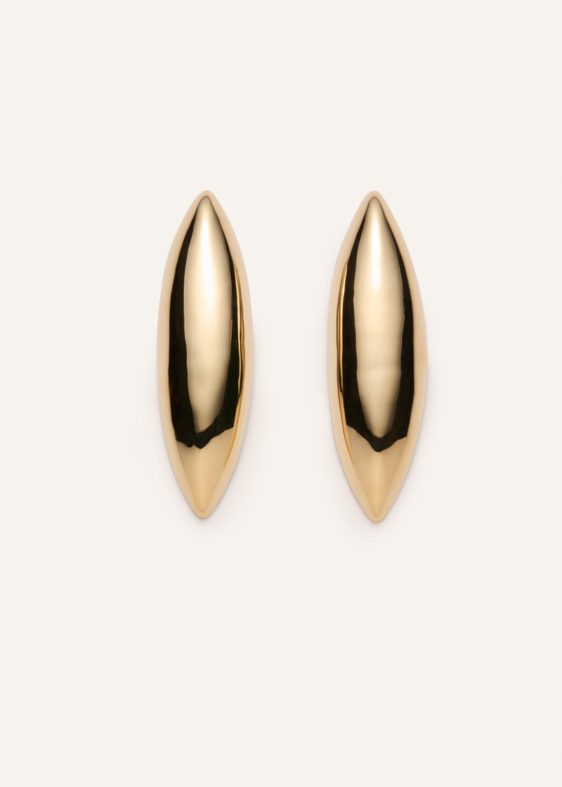 Elongated sculptural earrings in gold 1