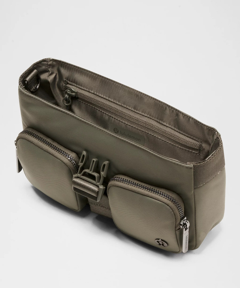 Wunderlust Multi-Pocket Crossbody Bag 3L 3