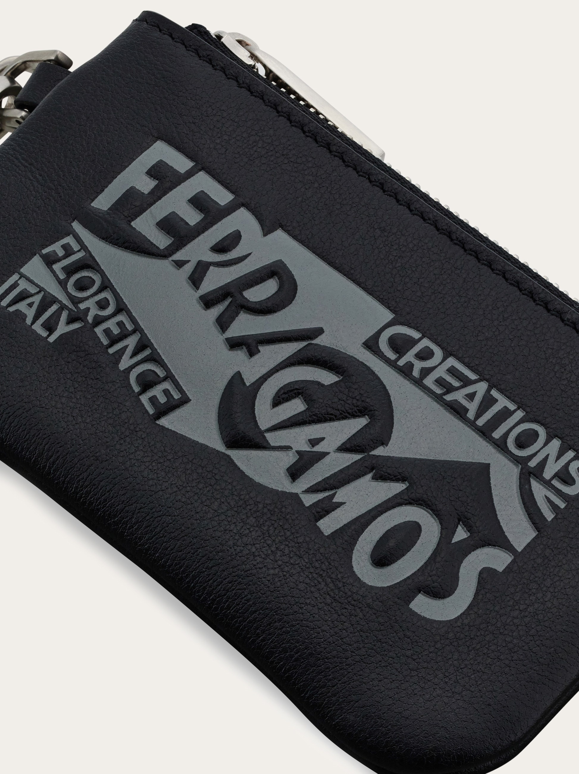 Double clutch with logo - 5