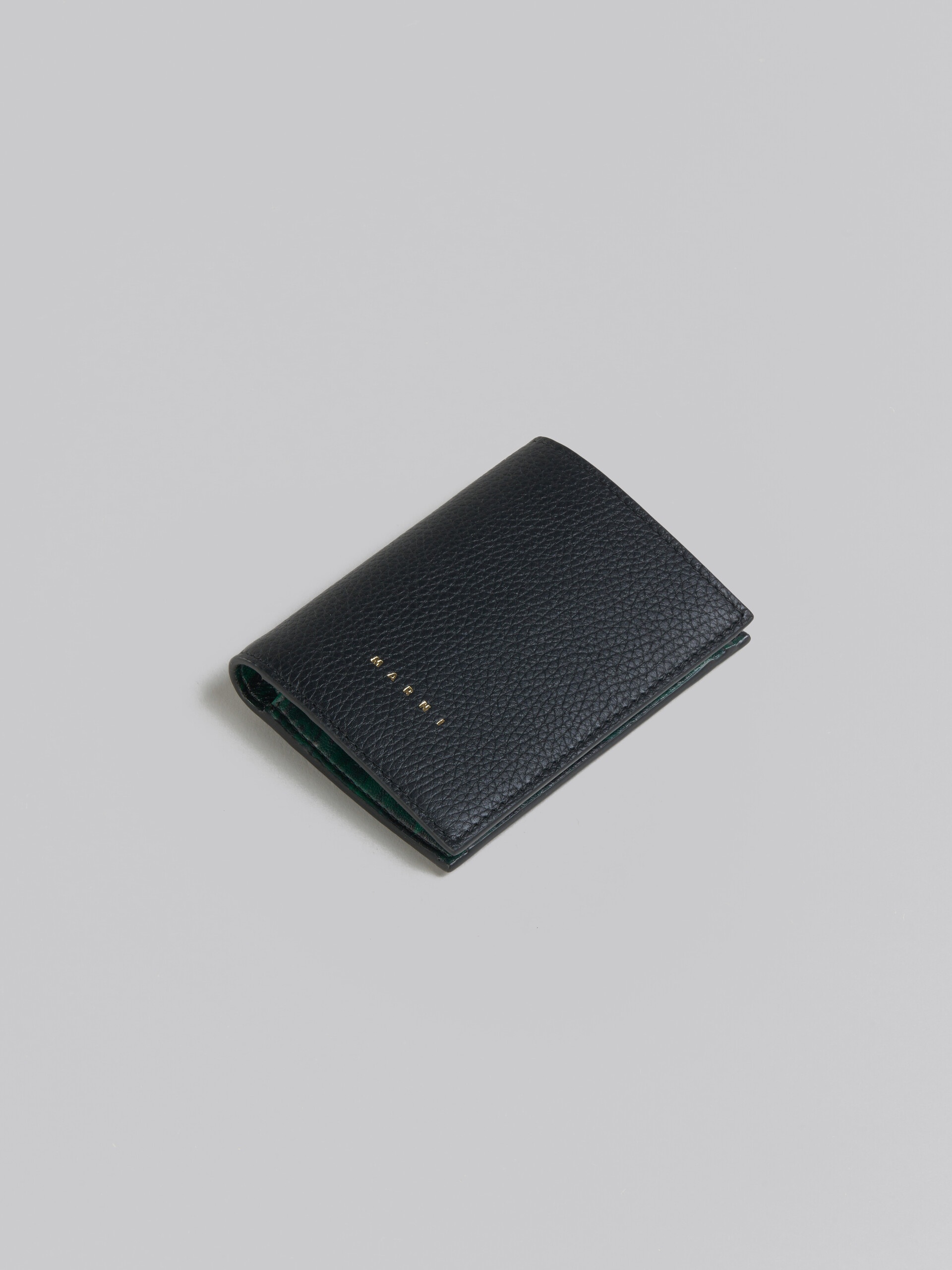 BLACK LEATHER BIFOLD WALLET WITH MARBLED INTERIOR - 5