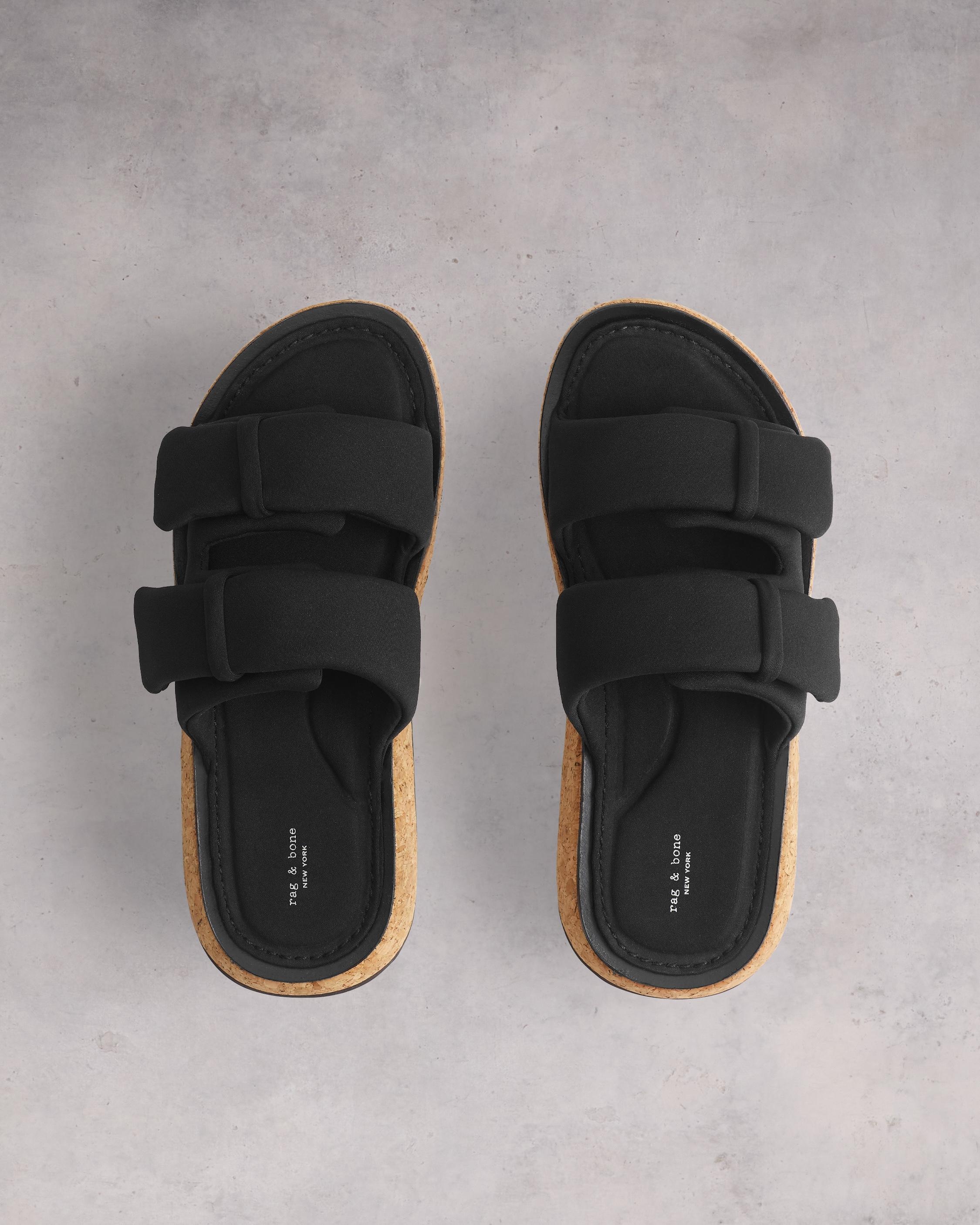 Parque Slide - Tech Fabric
Flat Sandal - 4