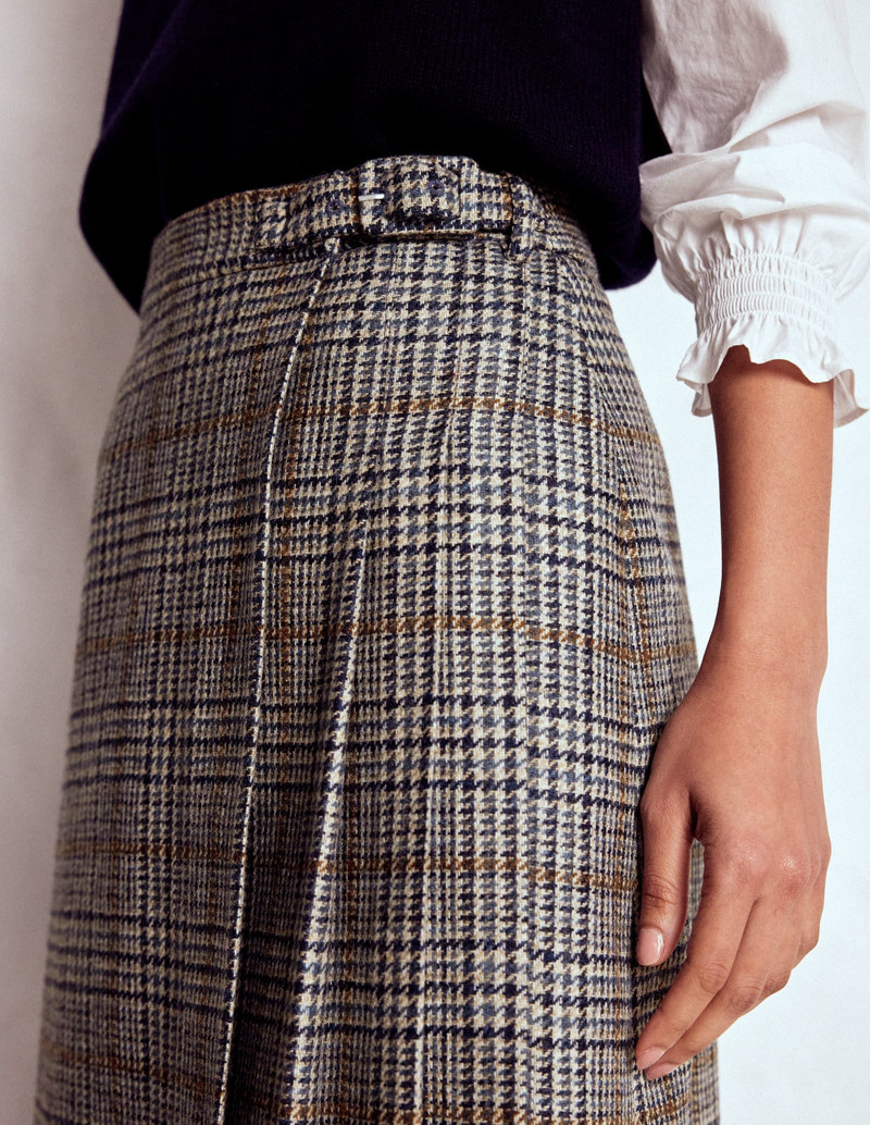 Helen Wool Kilt Skirt-Blue and Grey Prince of Wales 3