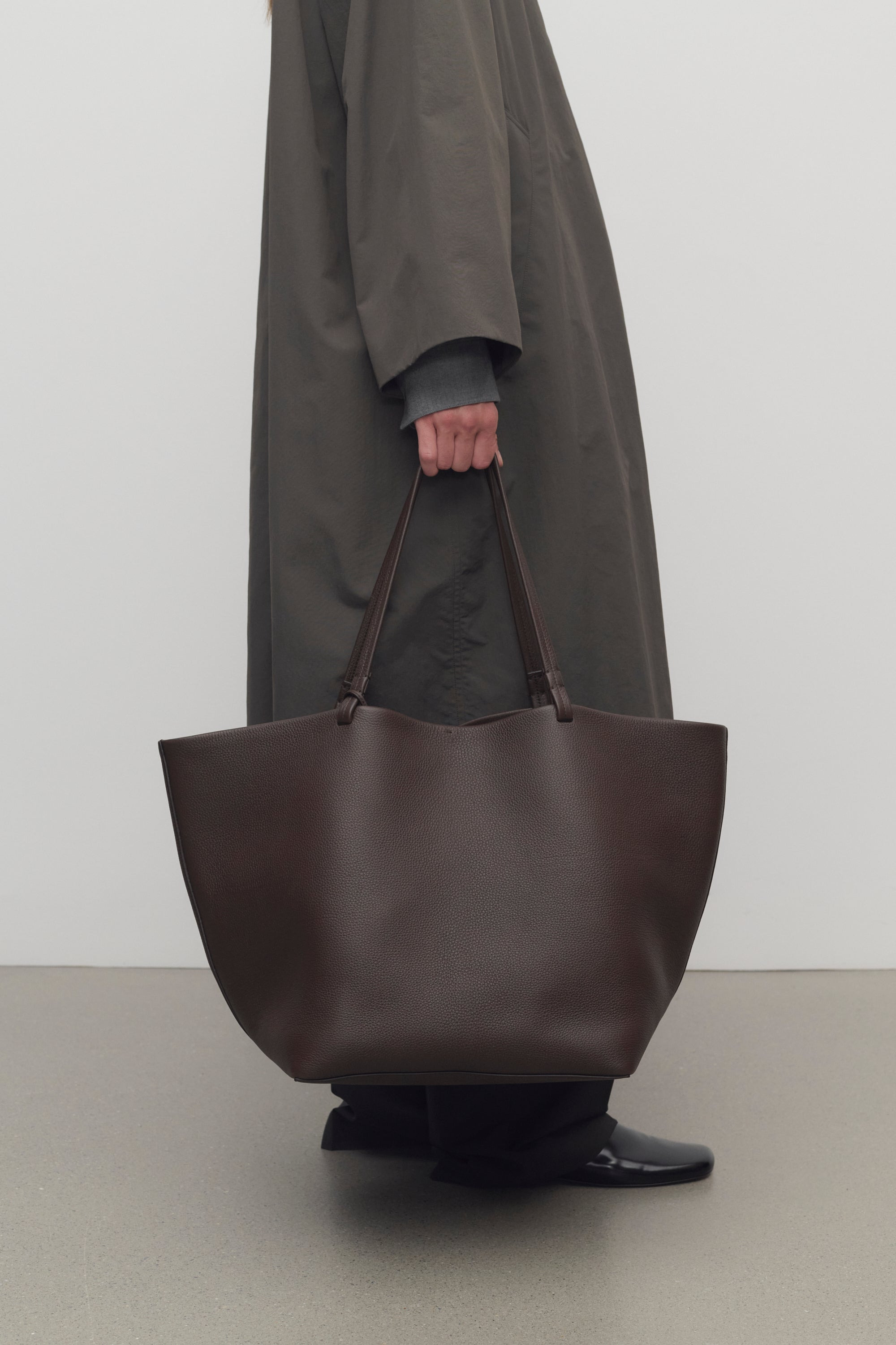 XL Park Tote Bag in Leather - 4
