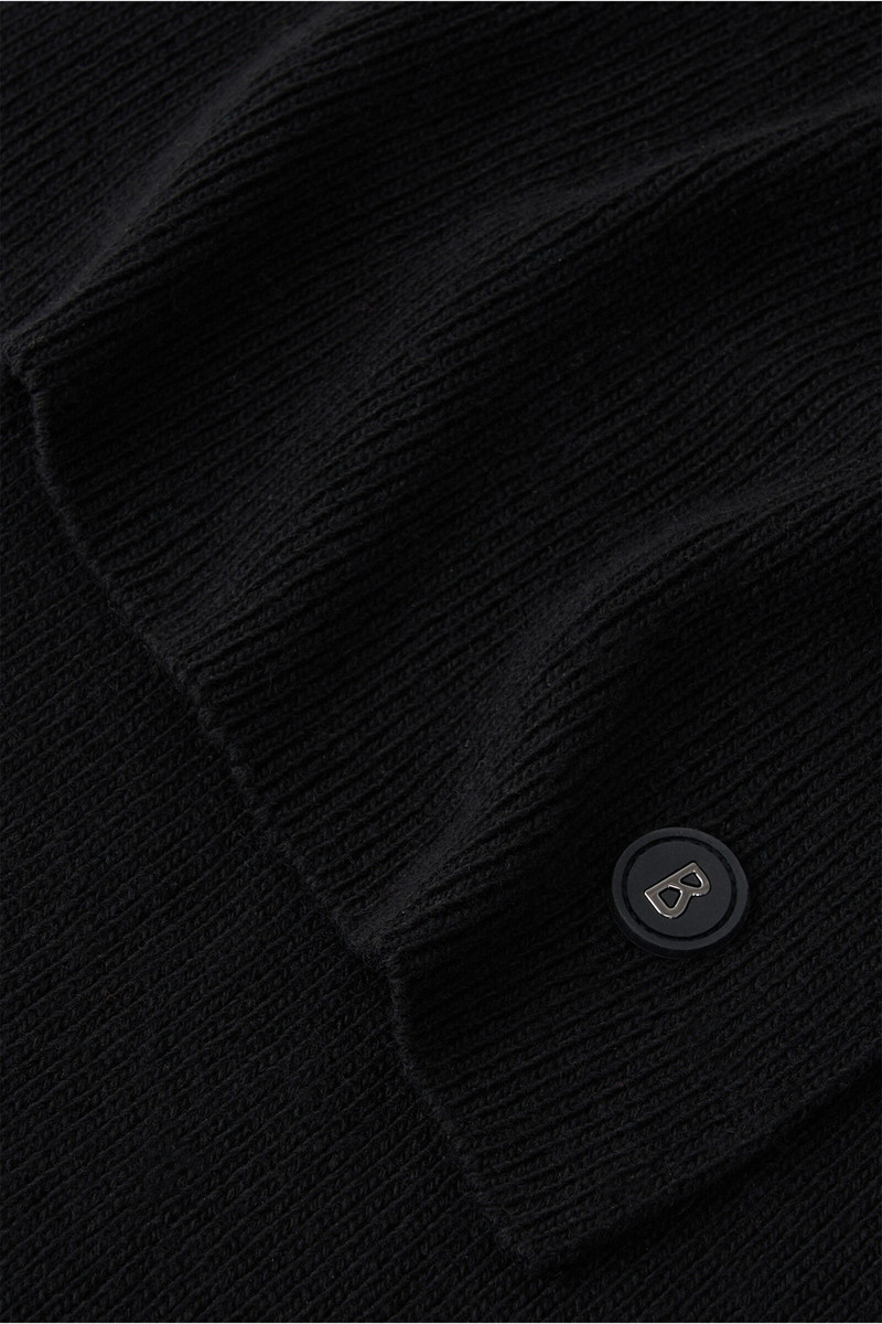 Gabe Scarf in Black 3