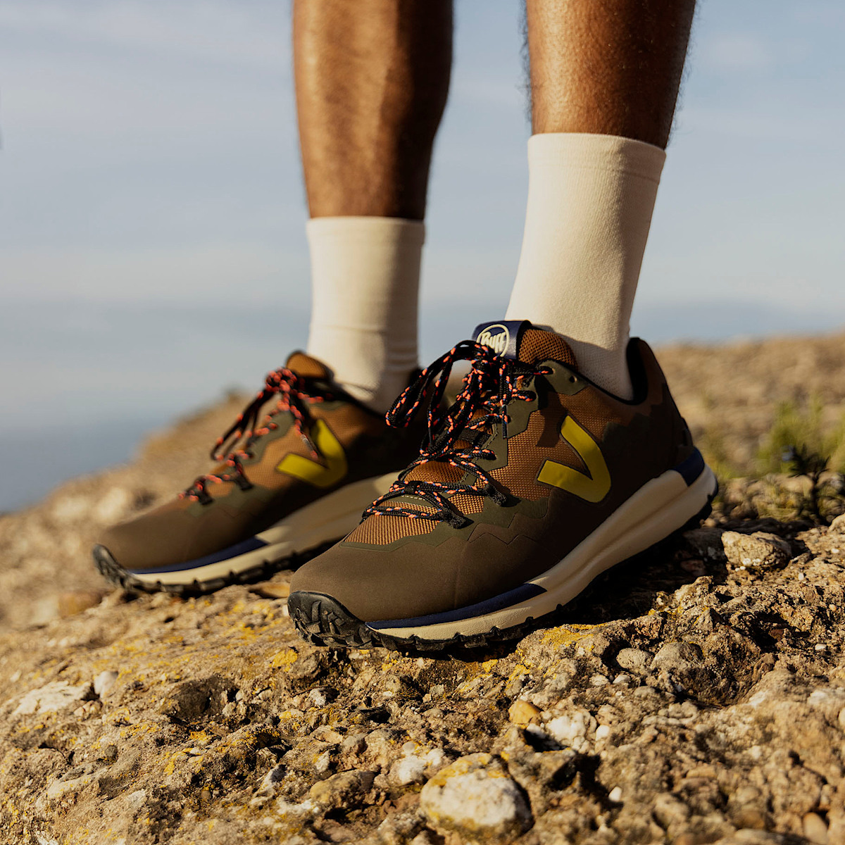 FITZ ROY TREK-SHELL VEJA X BUFF TERRA LIQUOR - 4