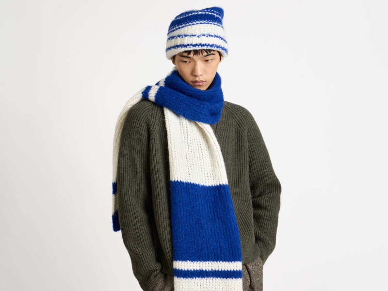 STRIPED SCARF IN ROYAL BLUE & WHITE 3