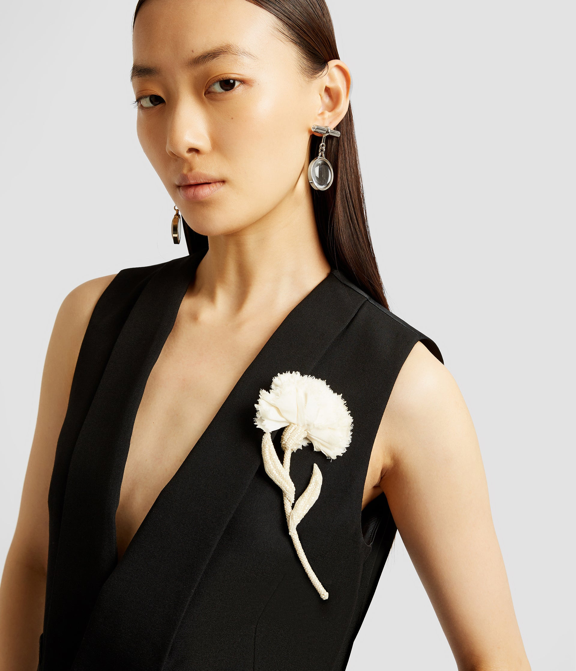SLEEVELESS TAILORED TOP - 4