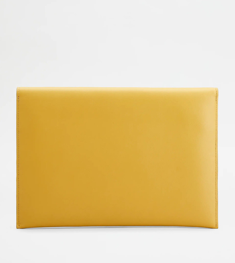 T TIMELESS ENVELOPE CLUTCH IN LEATHER LARGE - YELLOW 3