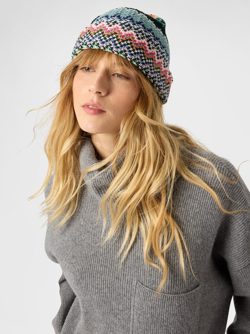 Women’s hat in pure wool 3
