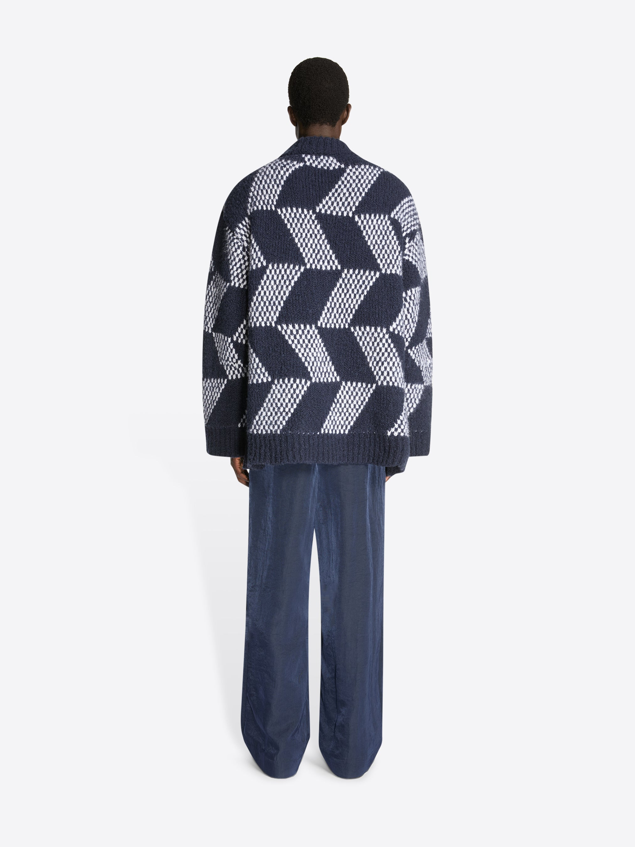 OVERSIZED GRAPHIC SWEATER - 4