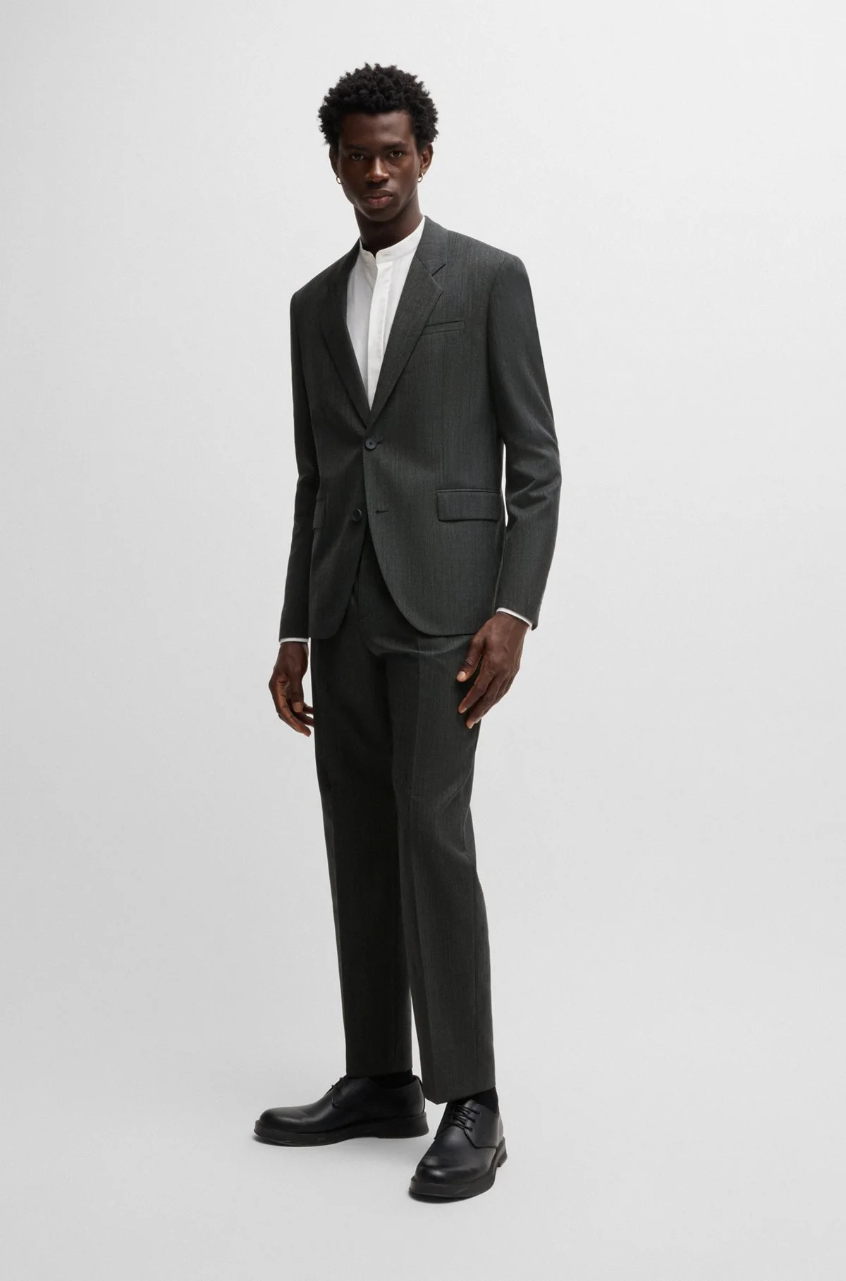 MODERN-FIT SUIT IN MICRO-PATTERNED PERFORMANCE-STRETCH FABRIC - 1