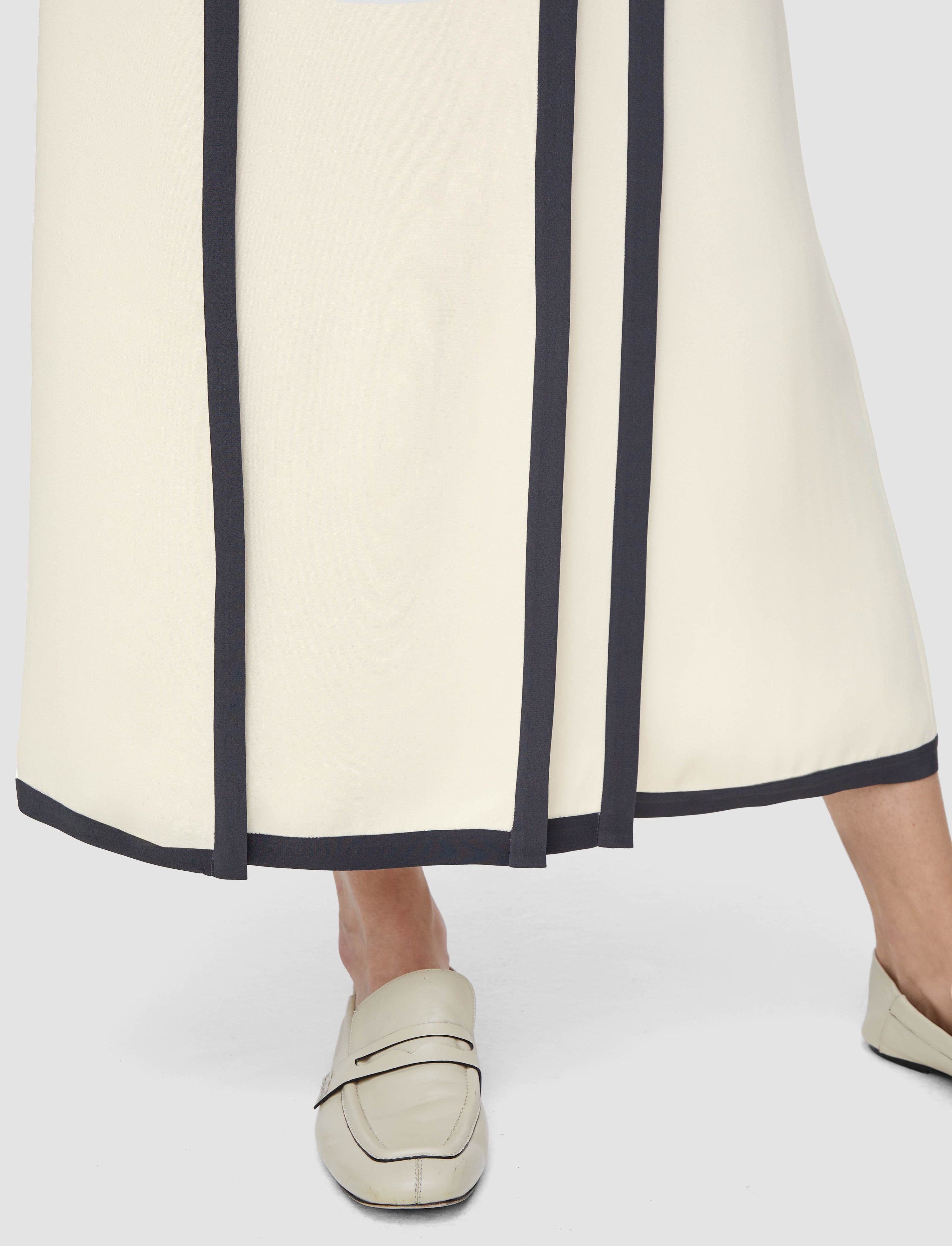 Heavy Silk Crepe Animation Iris Skirt - 5