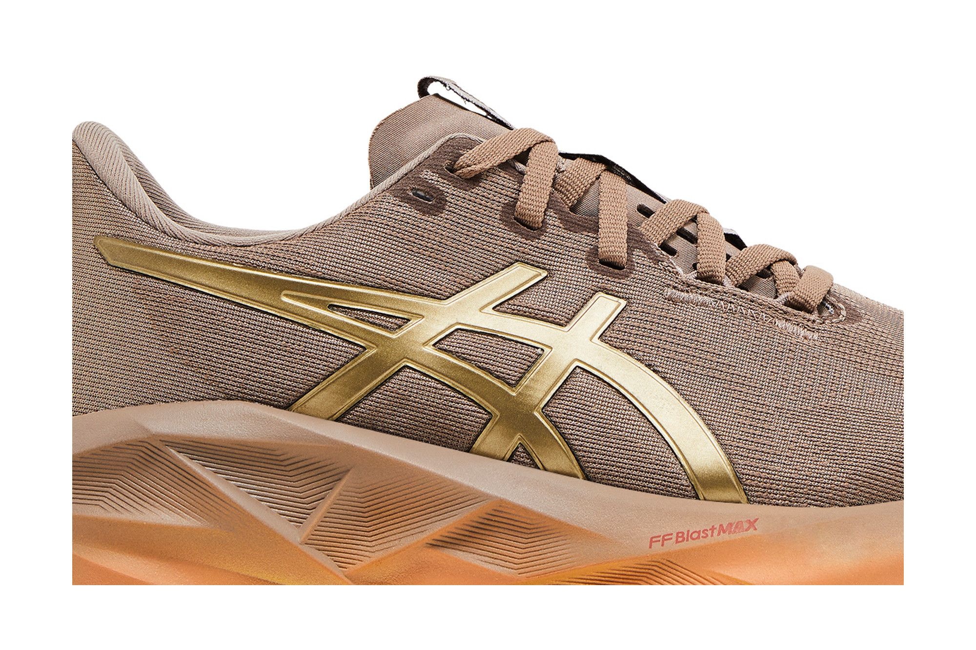 Wmns Novablast 5 'Luxe' - 2