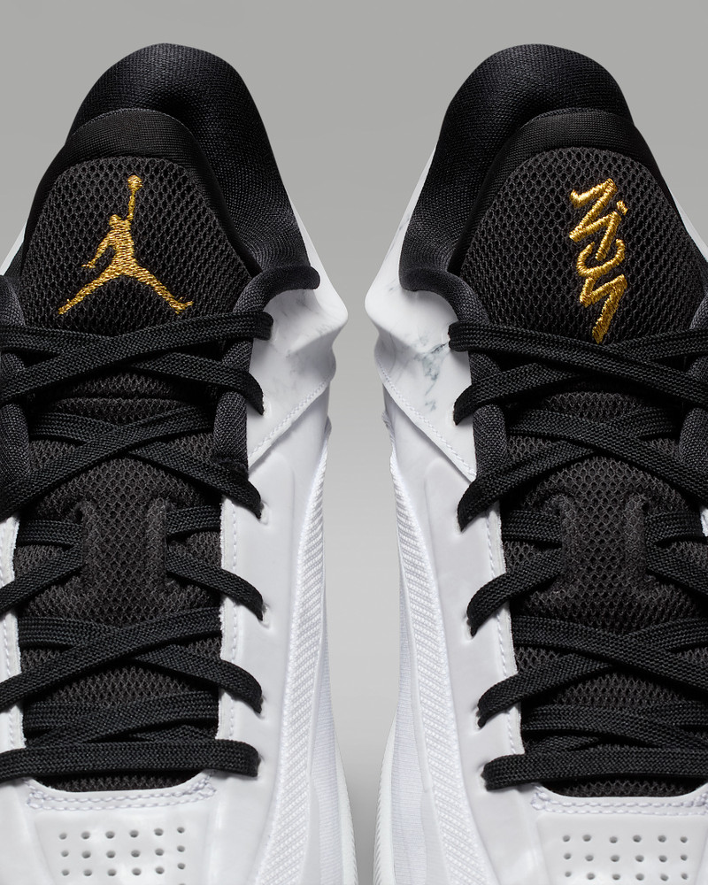 Zion 4 Basketball Shoes 9