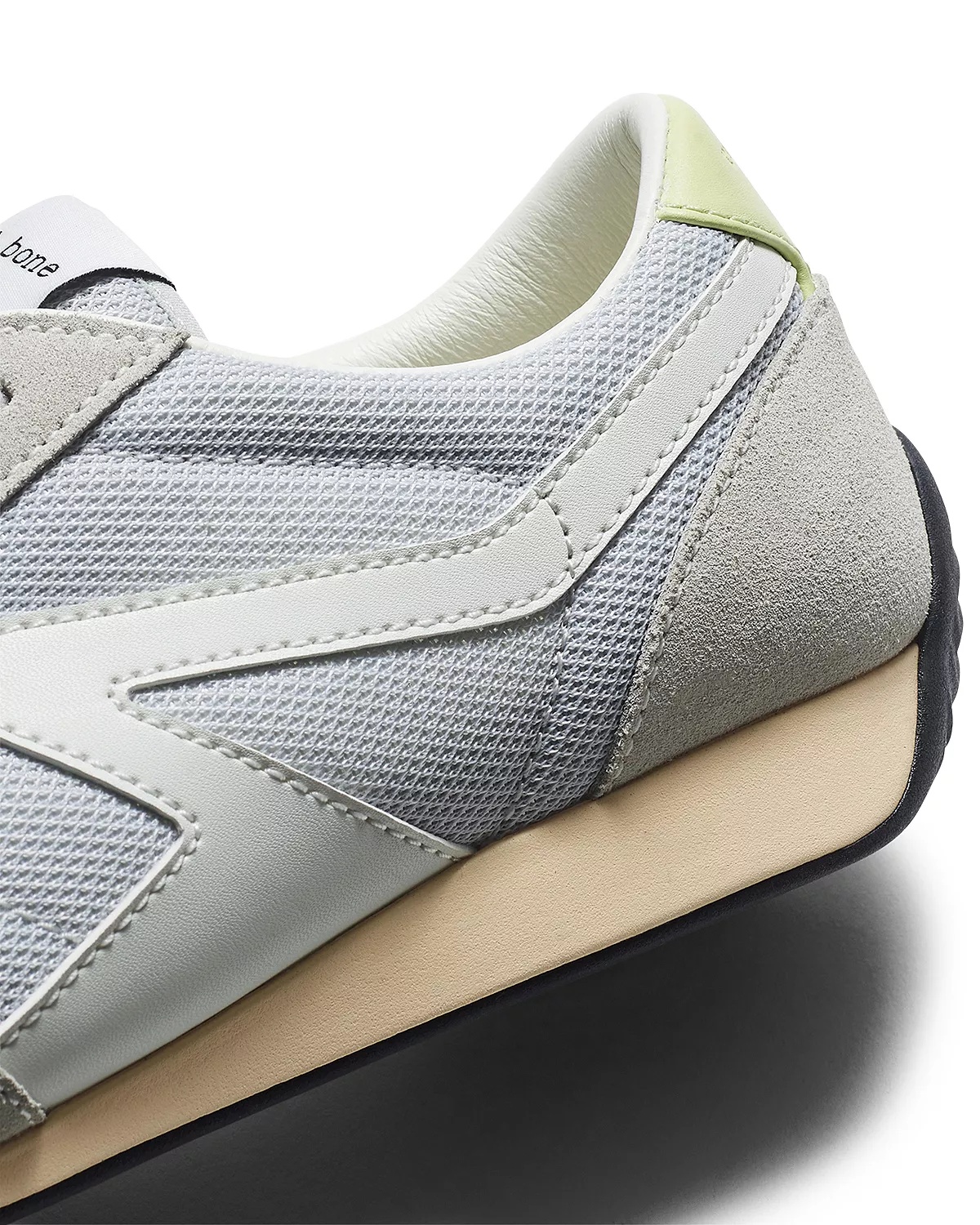 Women's Retro Runner Slim Sneakers - 7