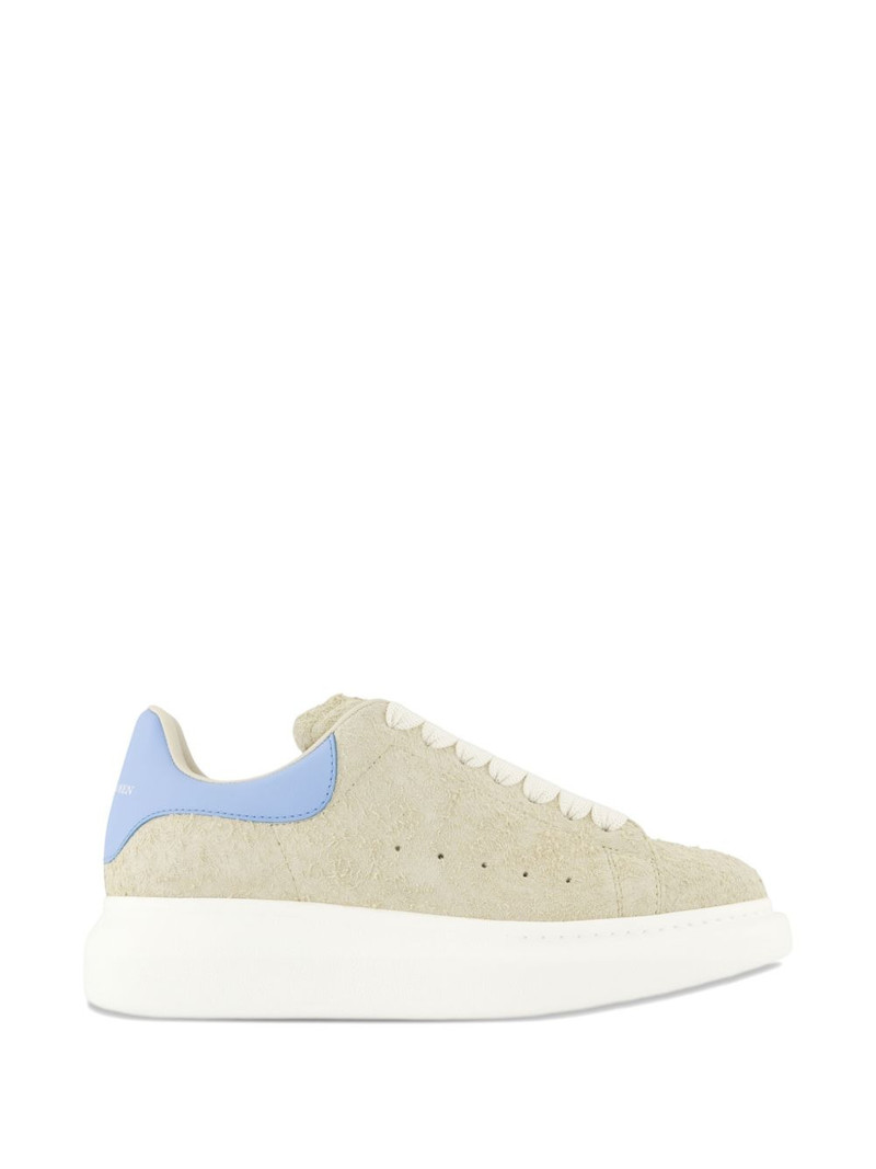 Oversized sneakers 1