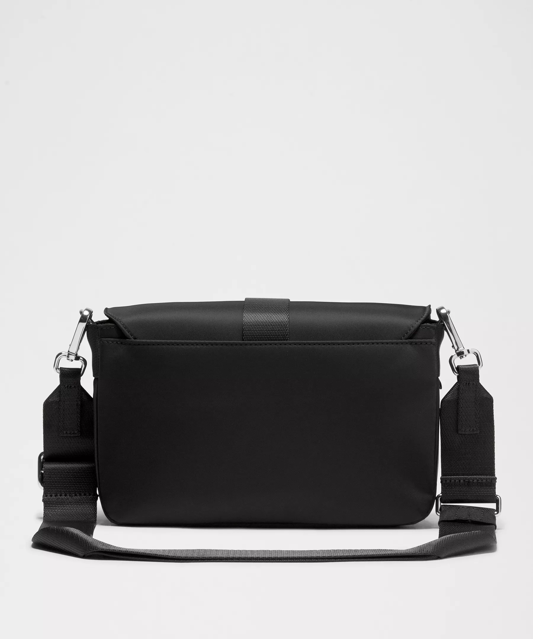 Wunderlust Multi-Pocket Crossbody Bag 3L - 3