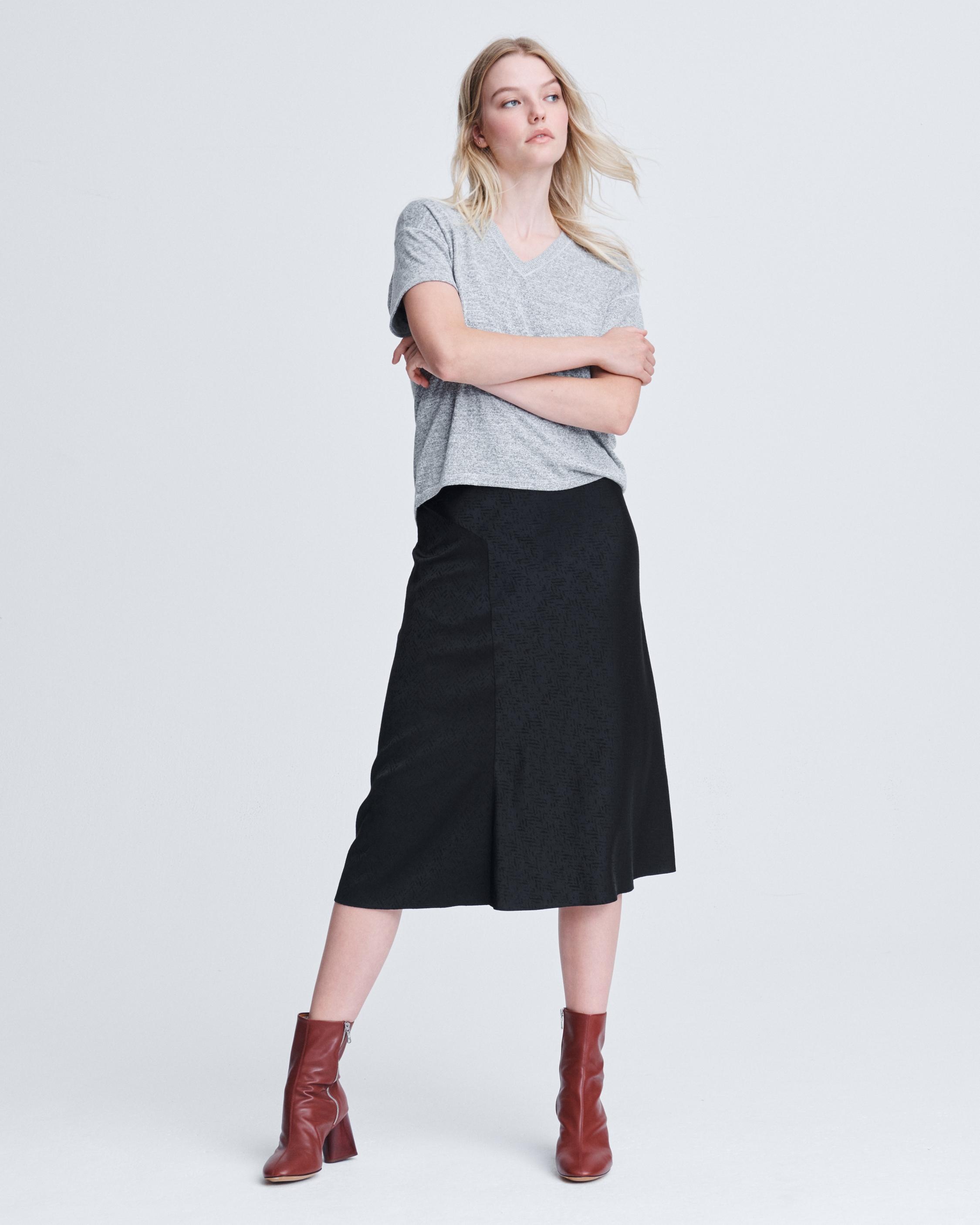 The Knit Vee
Jersey T-Shirt - 4