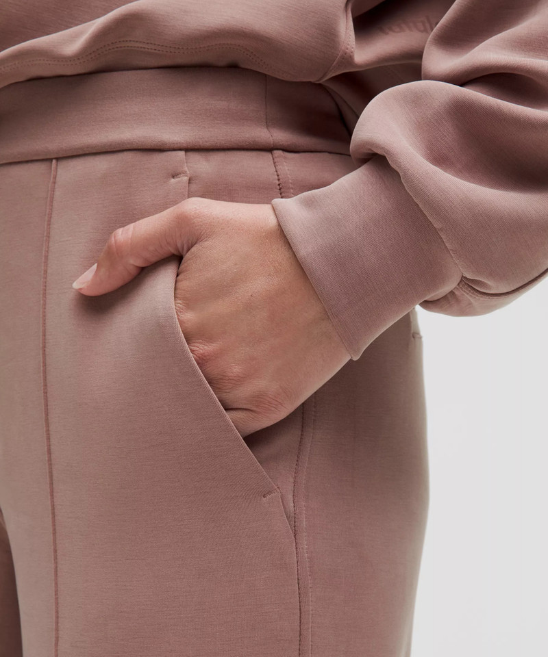 Softstreme Pintuck Mid-Rise Pant *Short 5