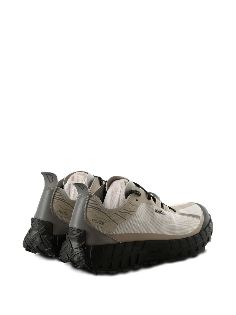 001A sneakers 3